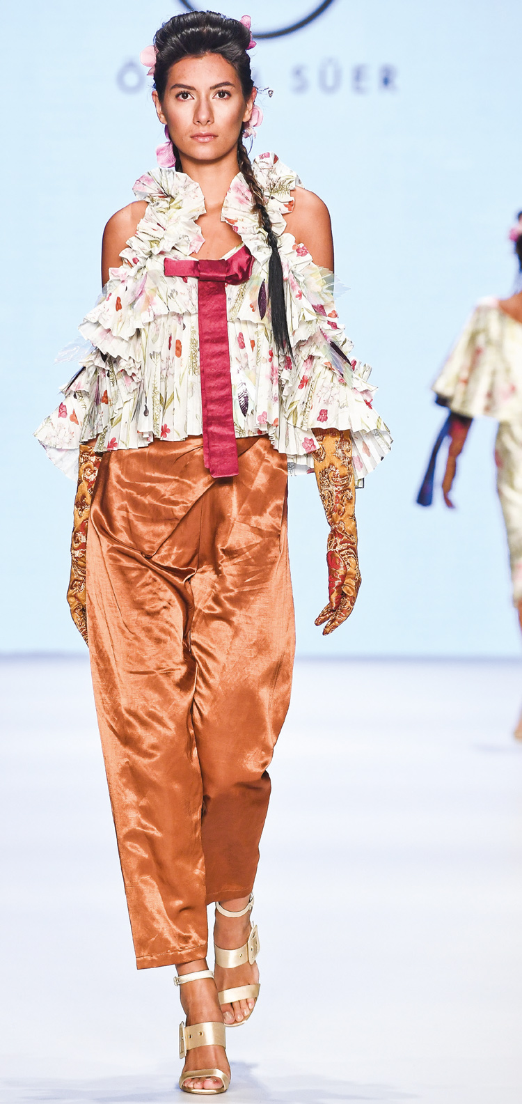 Mercedes-Benz Fashion Week İstanbul: Şehir modanın etkisi altında