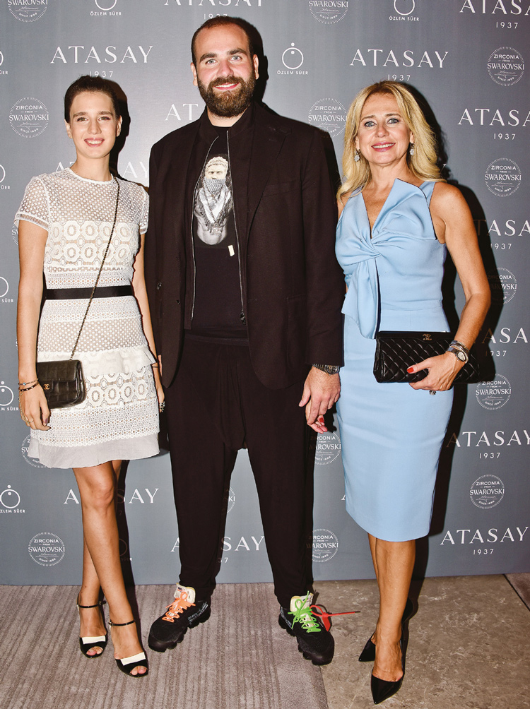 Yeni iş birliğini kutladılar