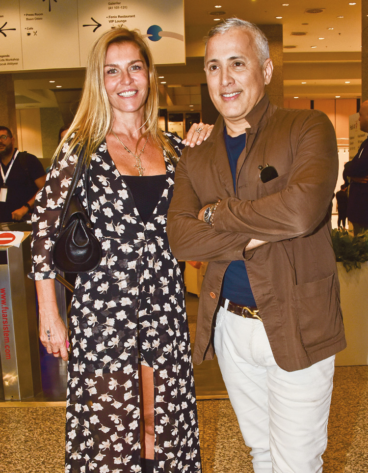 Çağdaş Sanat tutkunları Fuarda bir araya geldi