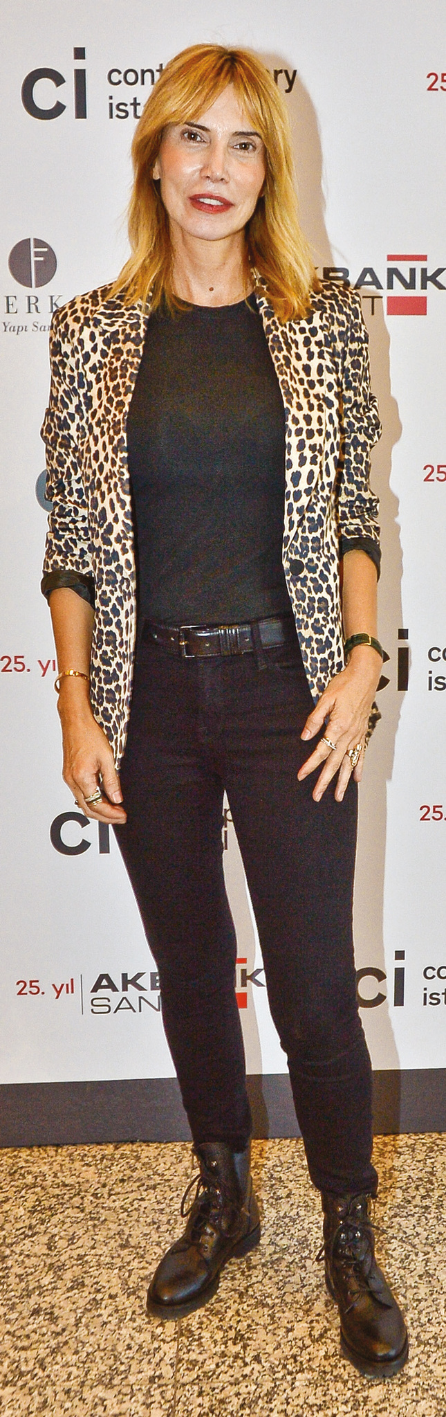 Çağdaş Sanat tutkunları Fuarda bir araya geldi