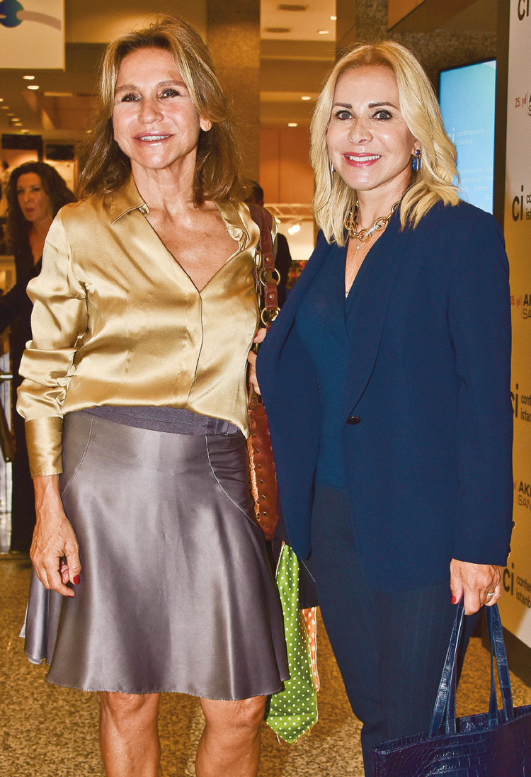 Çağdaş Sanat tutkunları Fuarda bir araya geldi