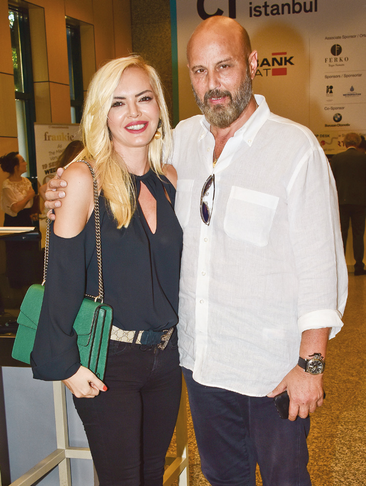 Çağdaş Sanat tutkunları Fuarda bir araya geldi