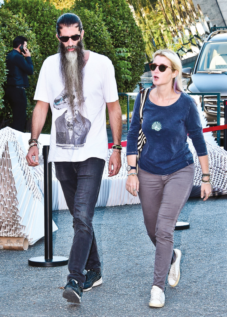 Çağdaş Sanat tutkunları Fuarda bir araya geldi