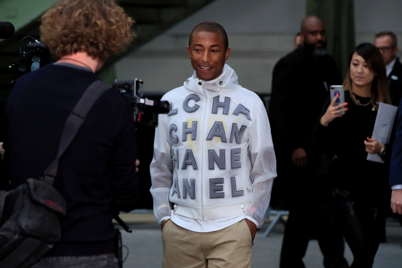 Chanel SS19 defilesinde ünlü yağmuru