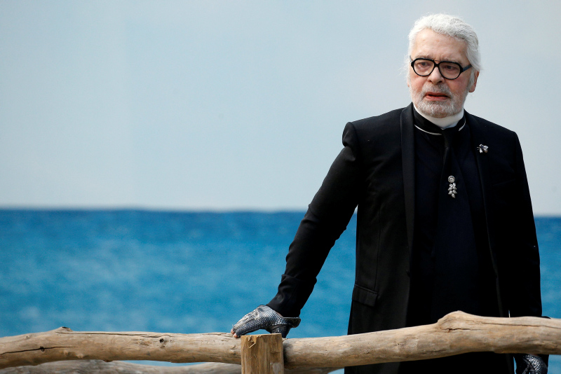 Chanel SS19 defilesinde ünlü yağmuru