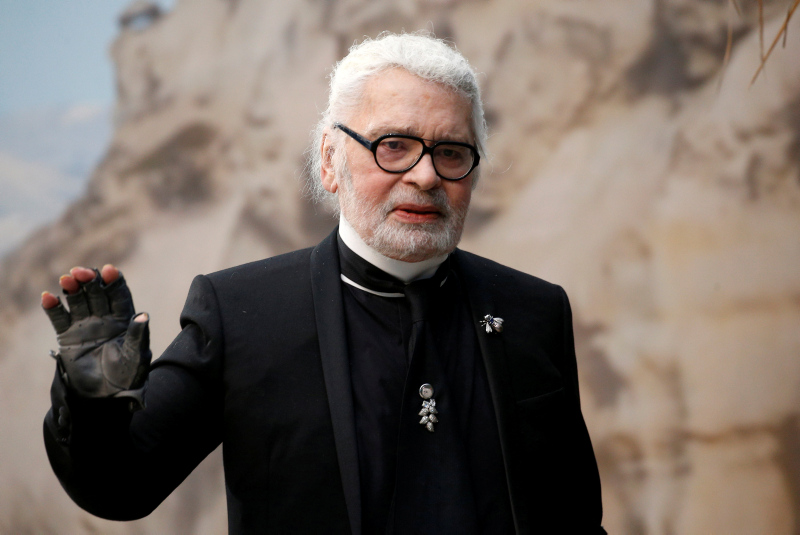 Chanel SS19 defilesinde ünlü yağmuru