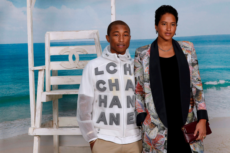 Chanel SS19 defilesinde ünlü yağmuru