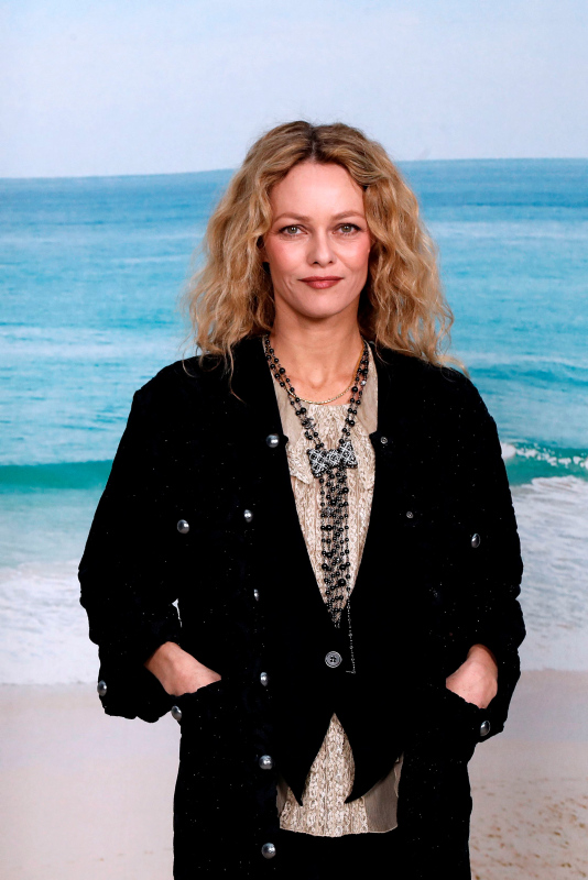 Chanel SS19 defilesinde ünlü yağmuru