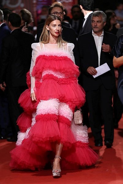 Kırmızı halıda şıklık yarışı