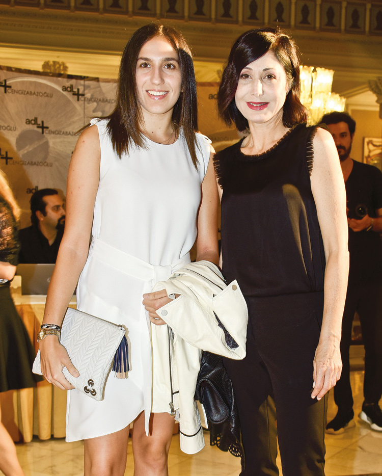 Yeni koleksiyon için görkemli defile