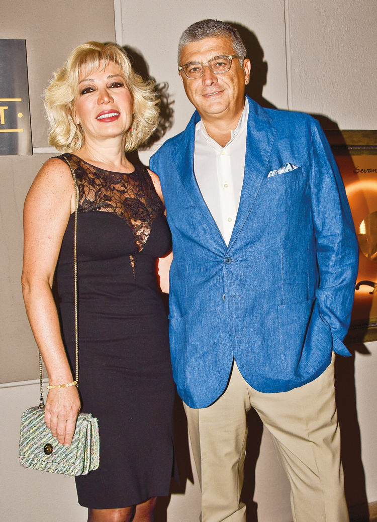 Yeni sezona renkli bir partiyle girdi