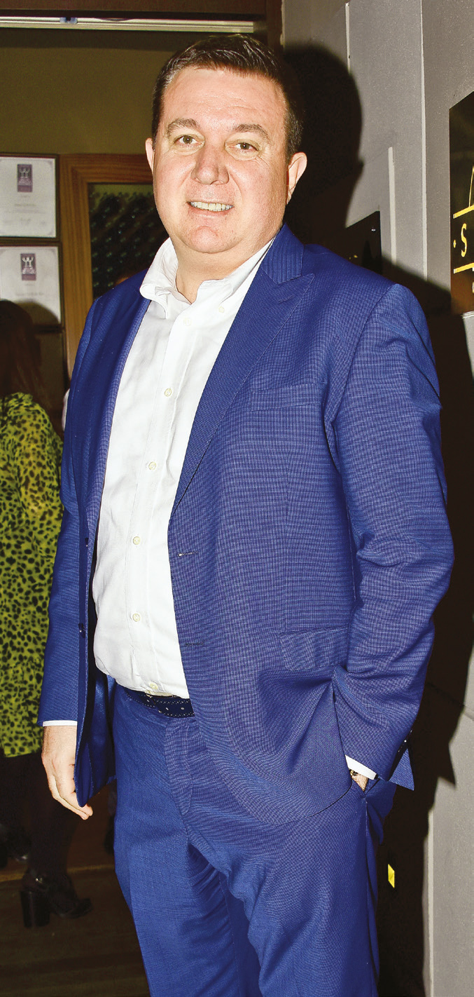 Yeni sezona renkli bir partiyle girdi