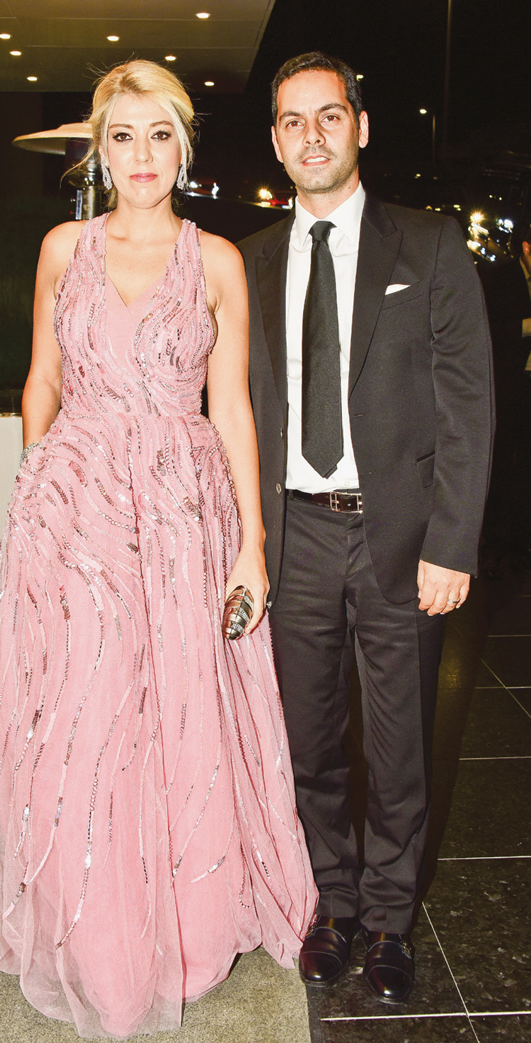 900 Konuğun huzurunda "evet"