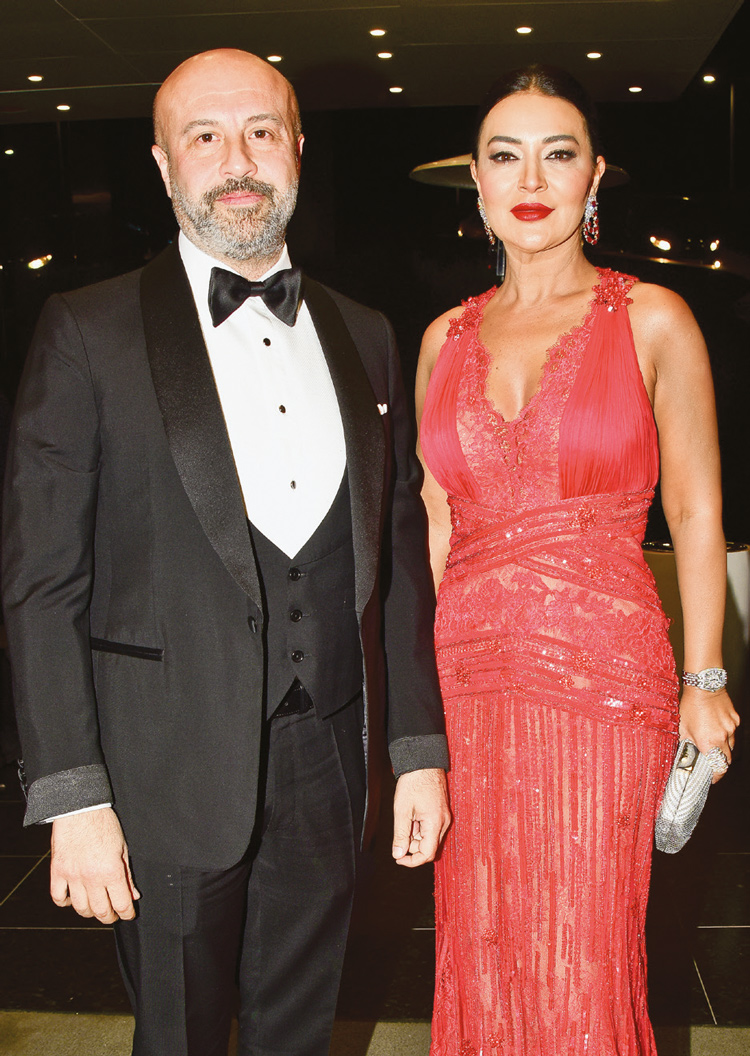 900 Konuğun huzurunda "evet"