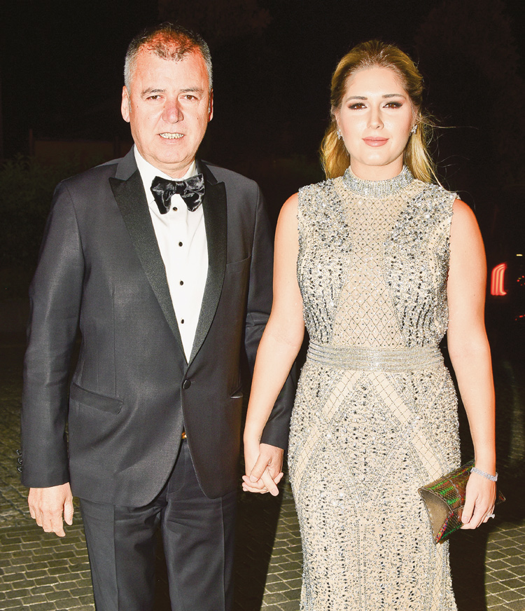 900 Konuğun huzurunda "evet"