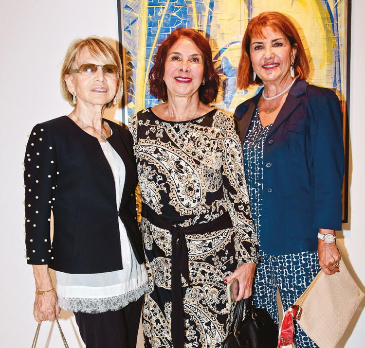 Özel sergi ile sezonu açtı