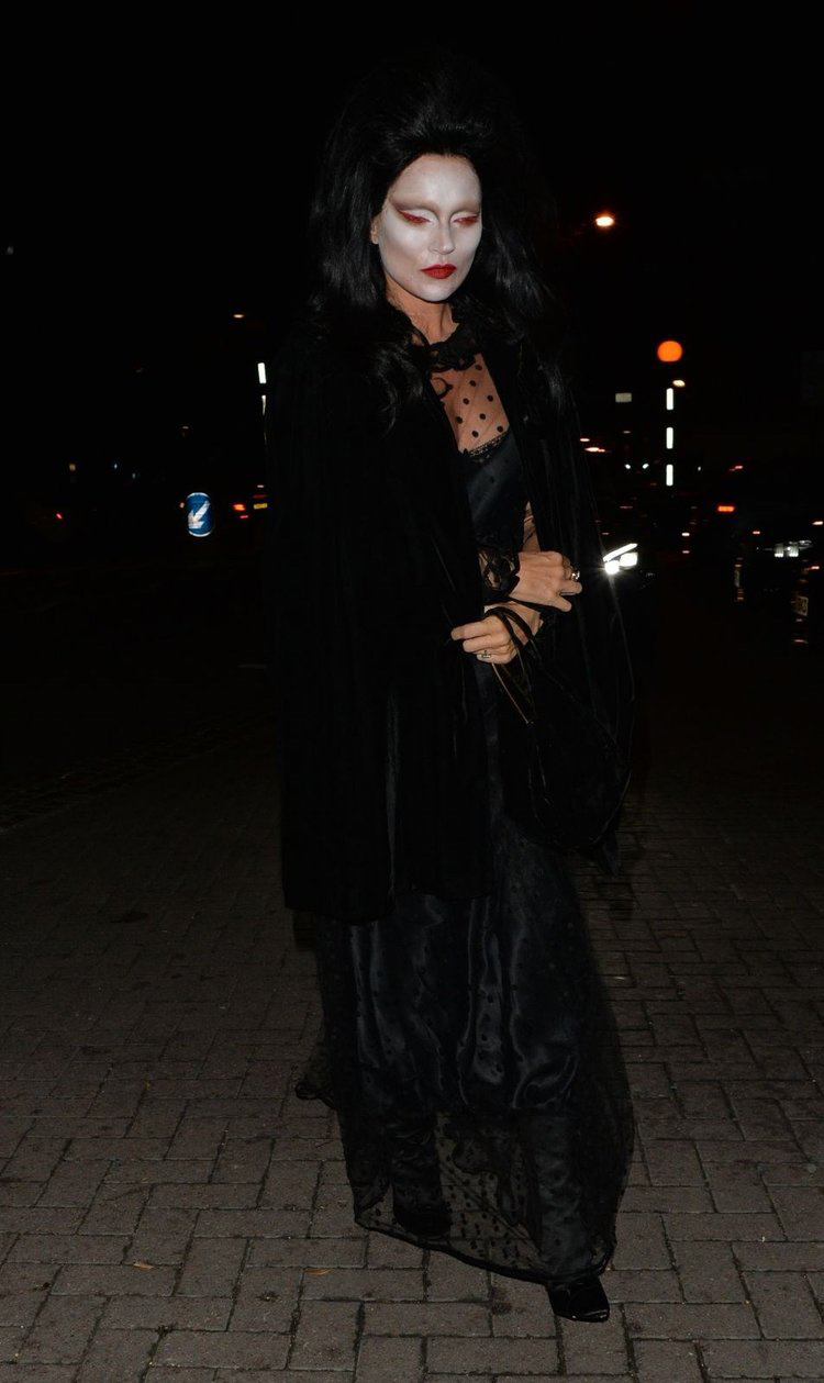 Dünyaca ünlü yıldızların Cadılar Bayramı kostümleri