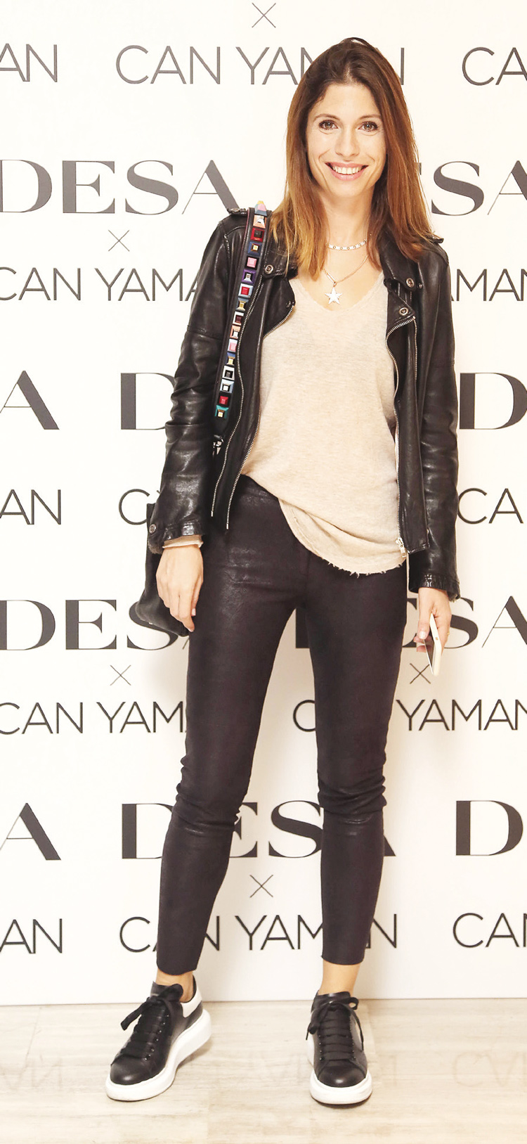 Yeni reklam için özel davet