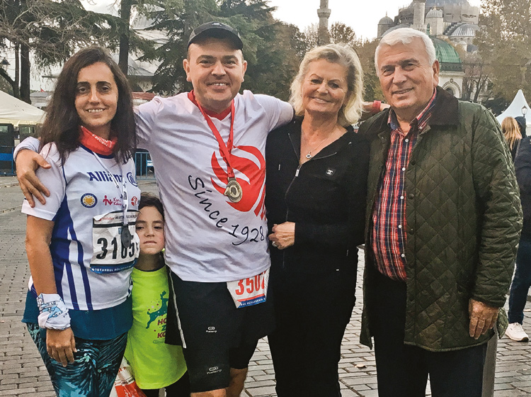 Vodafone İstanbul Maratonu'nda yüzbinler sağlık için koştu