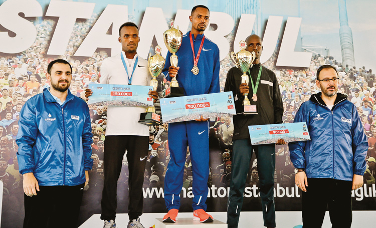 Vodafone İstanbul Maratonu'nda yüzbinler sağlık için koştu