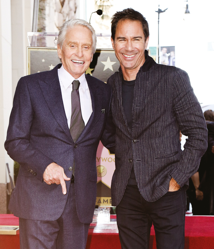 Çift Oscarlı oyuncu yıldızına kavuştu