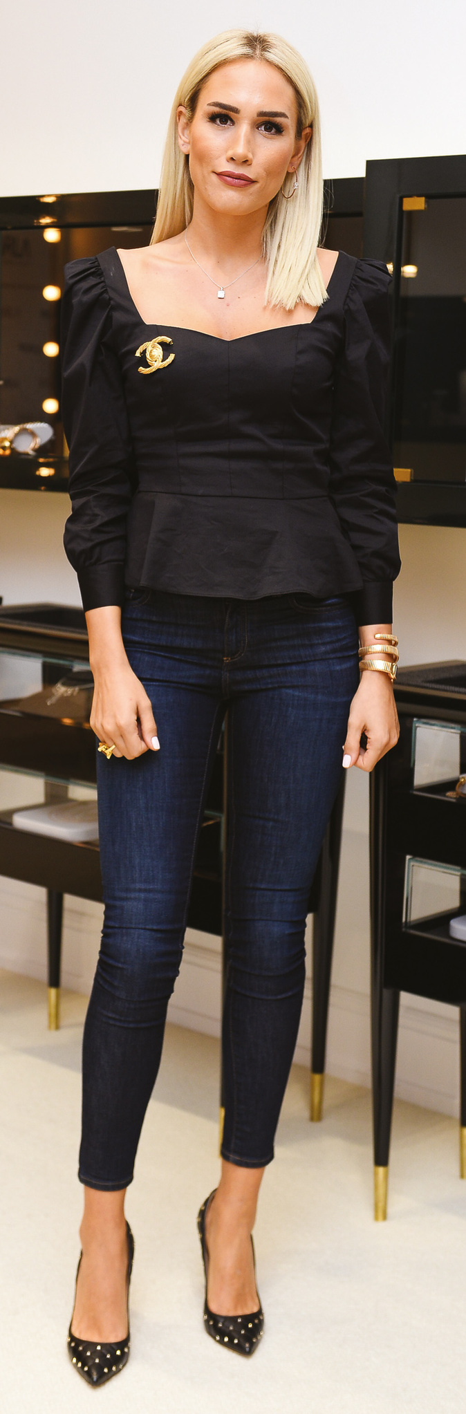 Yeni mücevherler davetle tanıtıldı