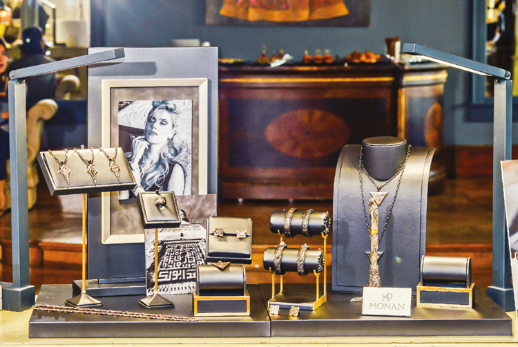 Lüksleri buluşturan davet