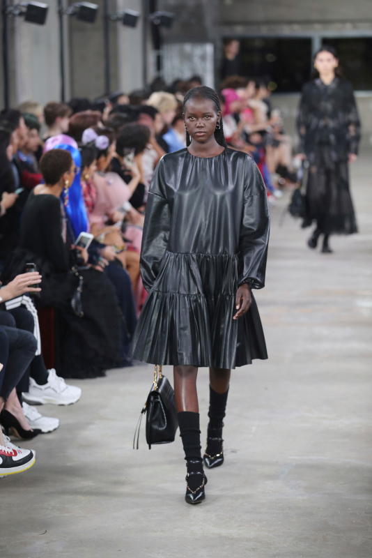 Valentino/Pre-Fall 2018/2019 Full Fashion Show