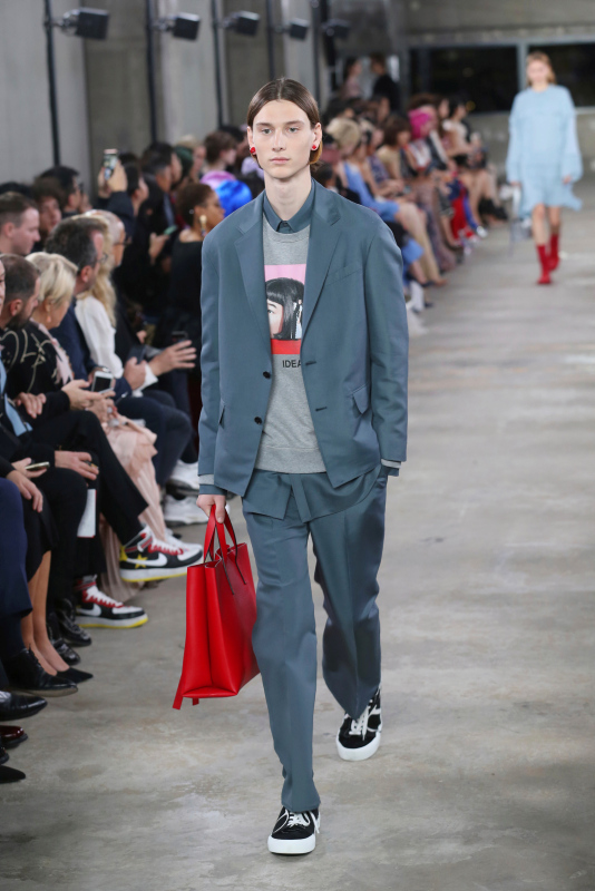 Valentino/Pre-Fall 2018/2019 Full Fashion Show