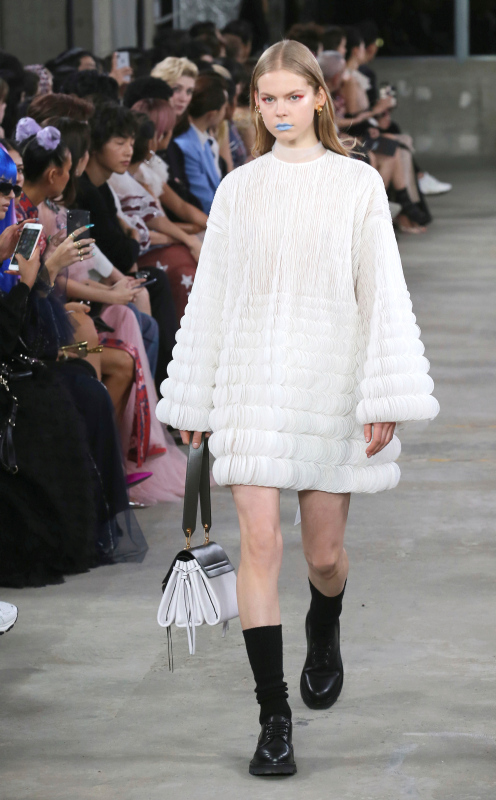 Valentino/Pre-Fall 2018/2019 Full Fashion Show