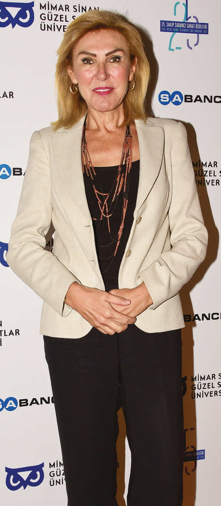 Genç sanatçılara ödül