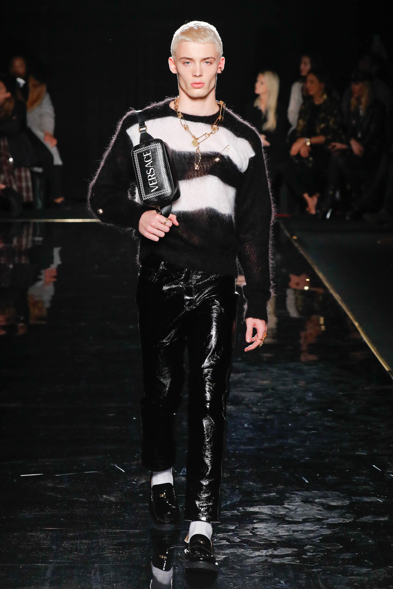 Versace Pre-Fall 2019 koleksiyonu tanıtıldı