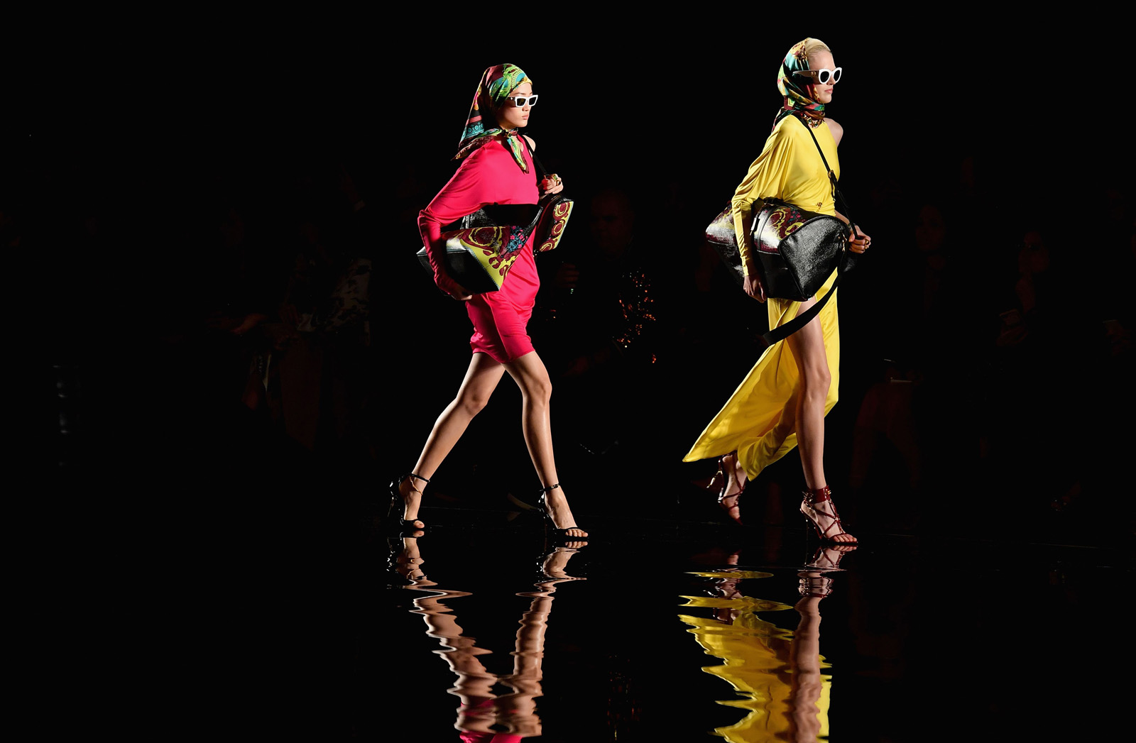 Versace Pre-Fall 2019 koleksiyonu tanıtıldı