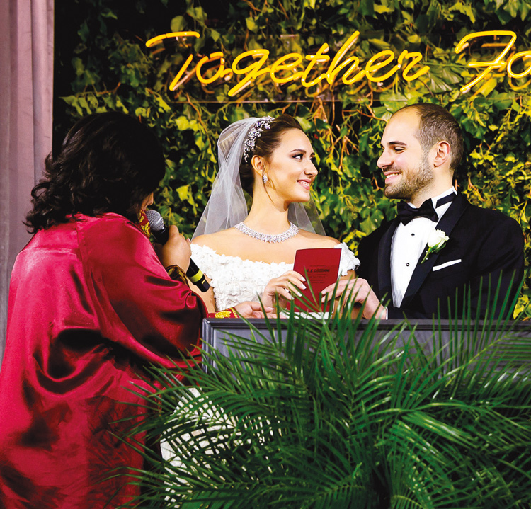 Görkemli düğün töreni