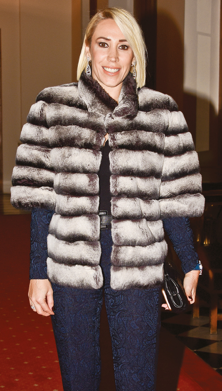 Ünlü isimler podyuma çıktı