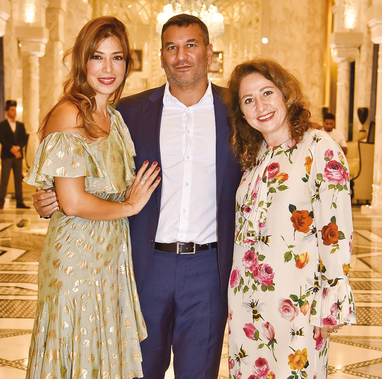 Türk oteli açılışını ünlü isimlerle yaptı