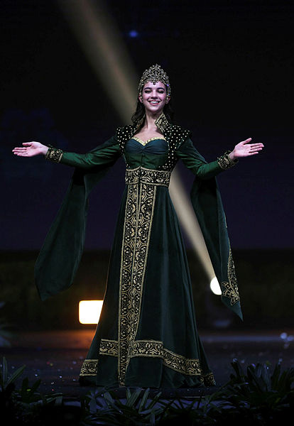 Miss Universe'te ulusal kostümler sergilendi