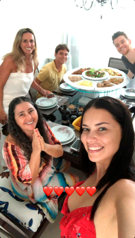 Adriana Lima, Metin Hara