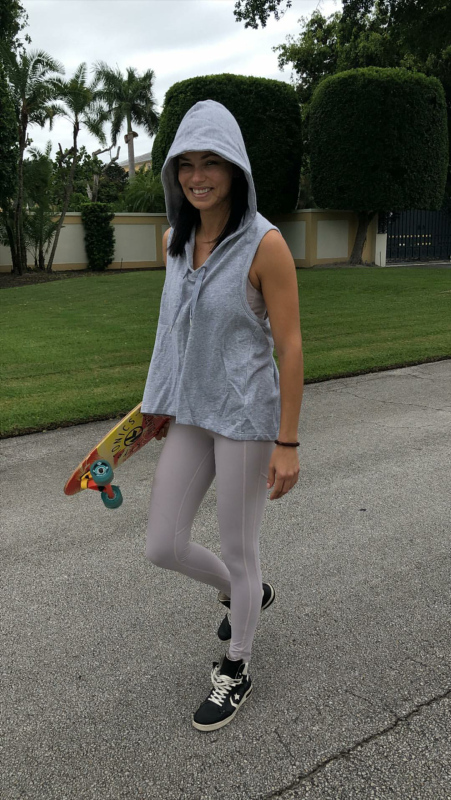 Adriana Lima, Metin Hara