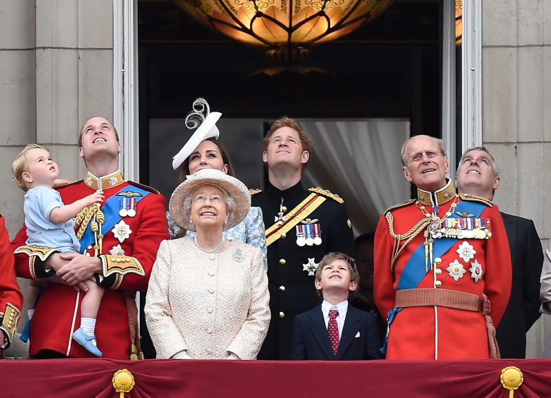 Kraliyet Aile'sinden yeni yıl kartpostalları