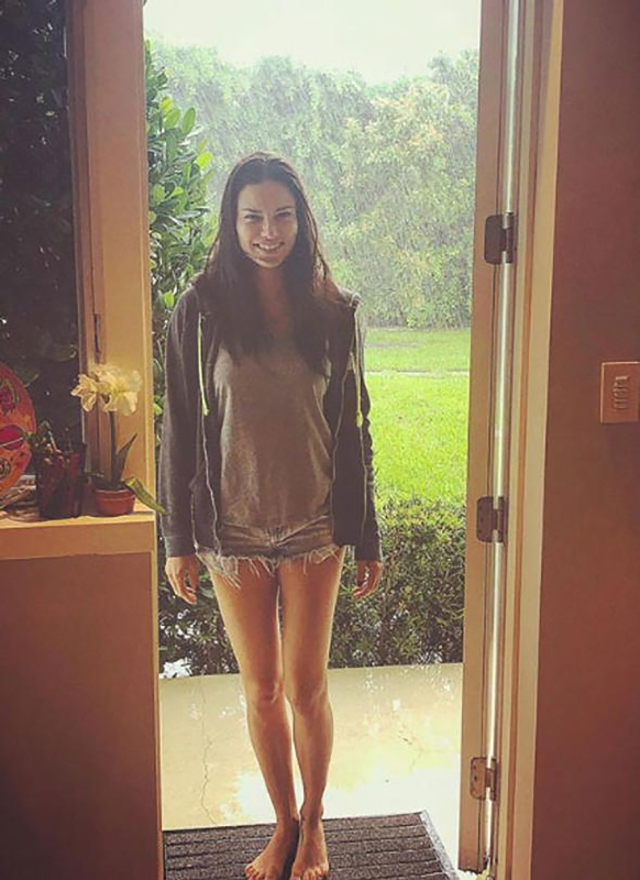 Adriana Lima, Metin Hara