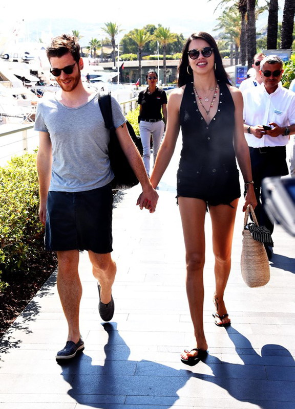 Metin Hara, Adriana Lima'ya evlenme teklifi edecek