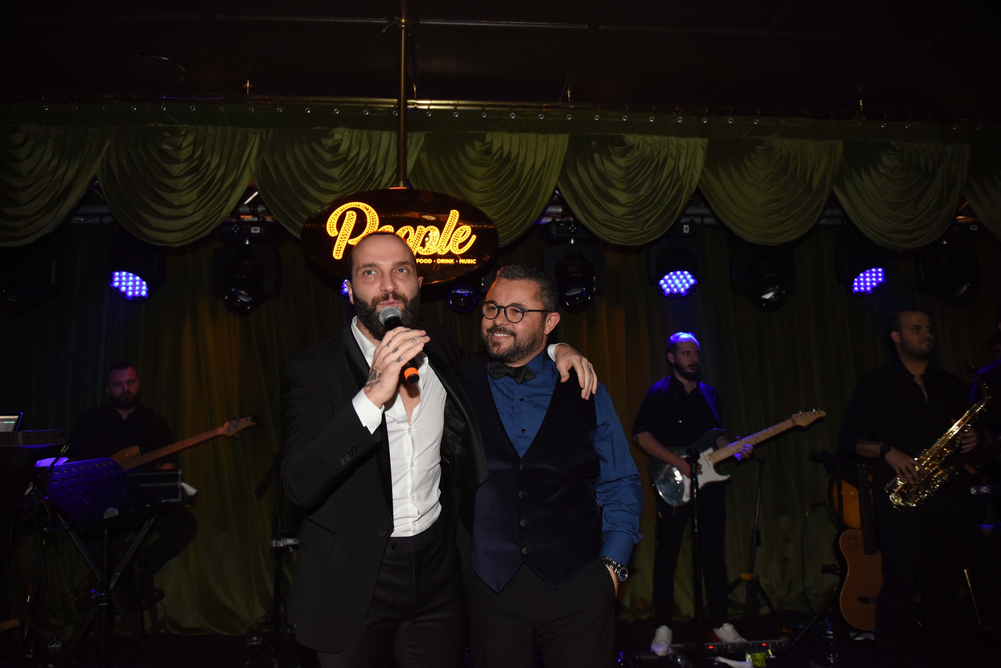 'Günaydın'ın partisine ünlüler akın etti! 