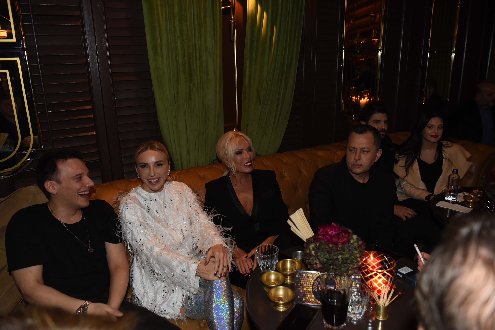 'Günaydın'ın partisine ünlüler akın etti! 