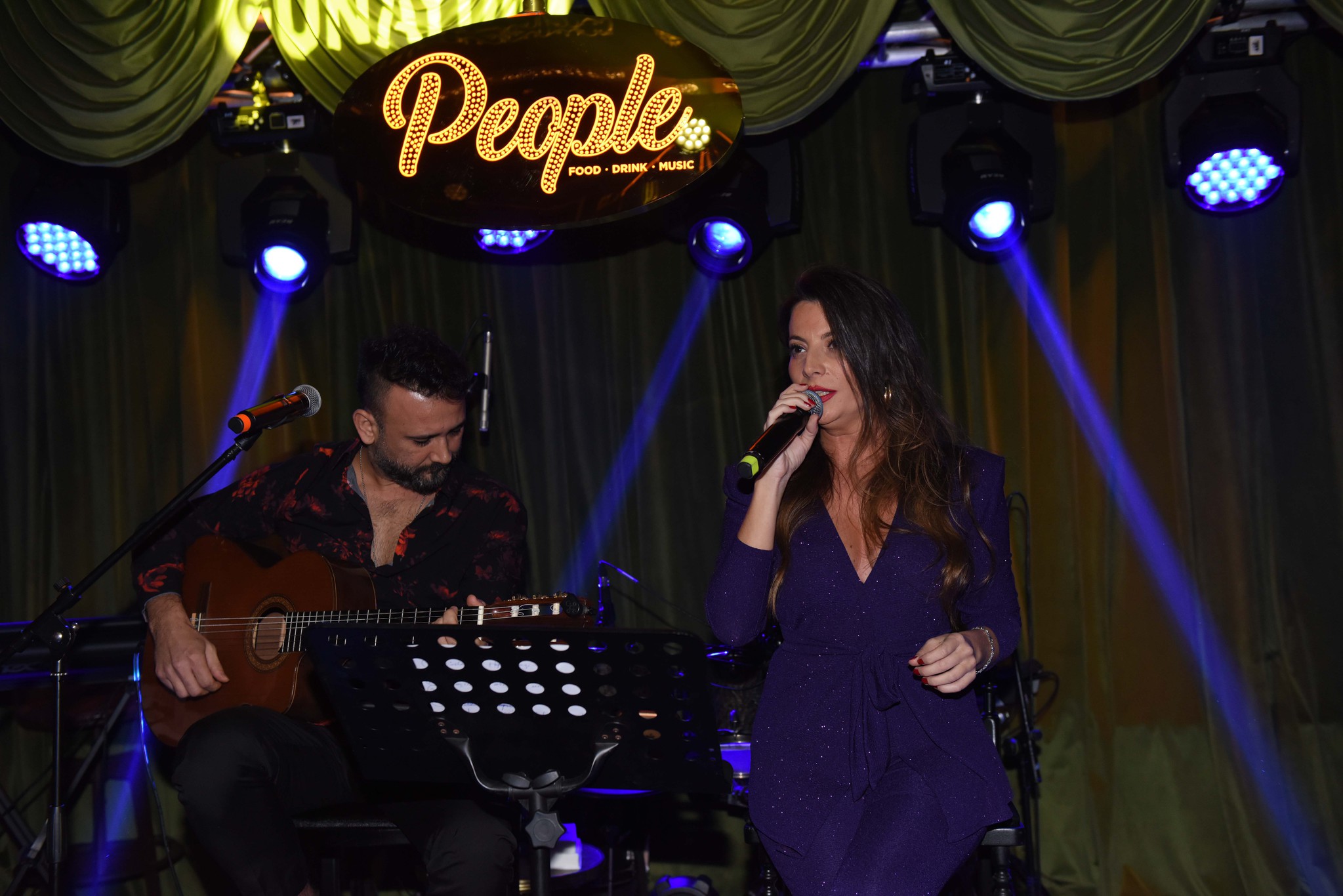 'Günaydın'ın partisine ünlüler akın etti! 