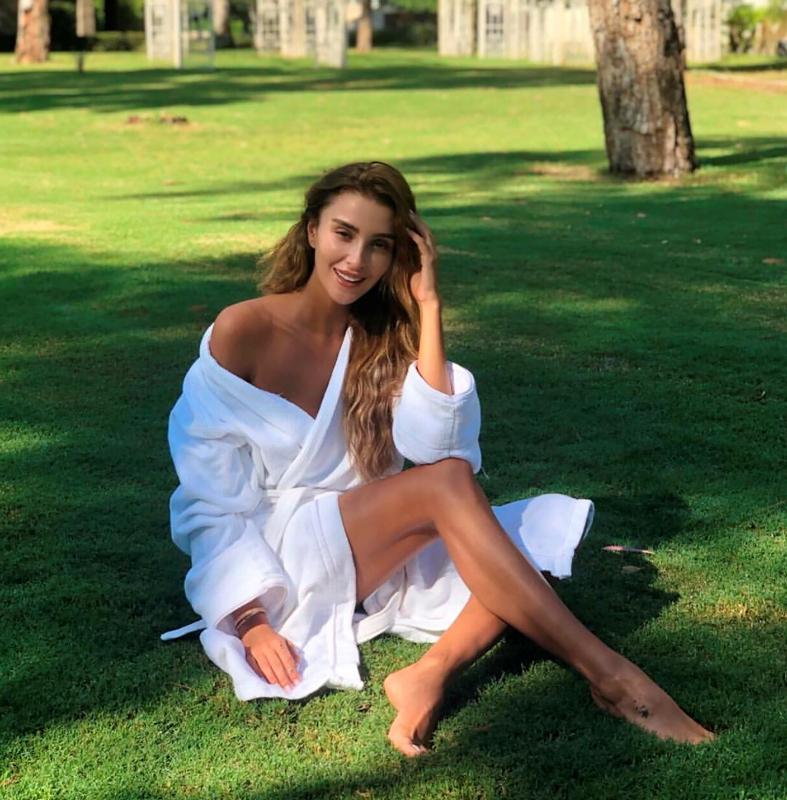 Özge Ulusoy yeni bir aşka yelken açtı