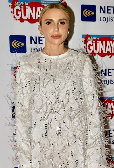 'Günaydın'ın partisine ünlüler akın etti! 