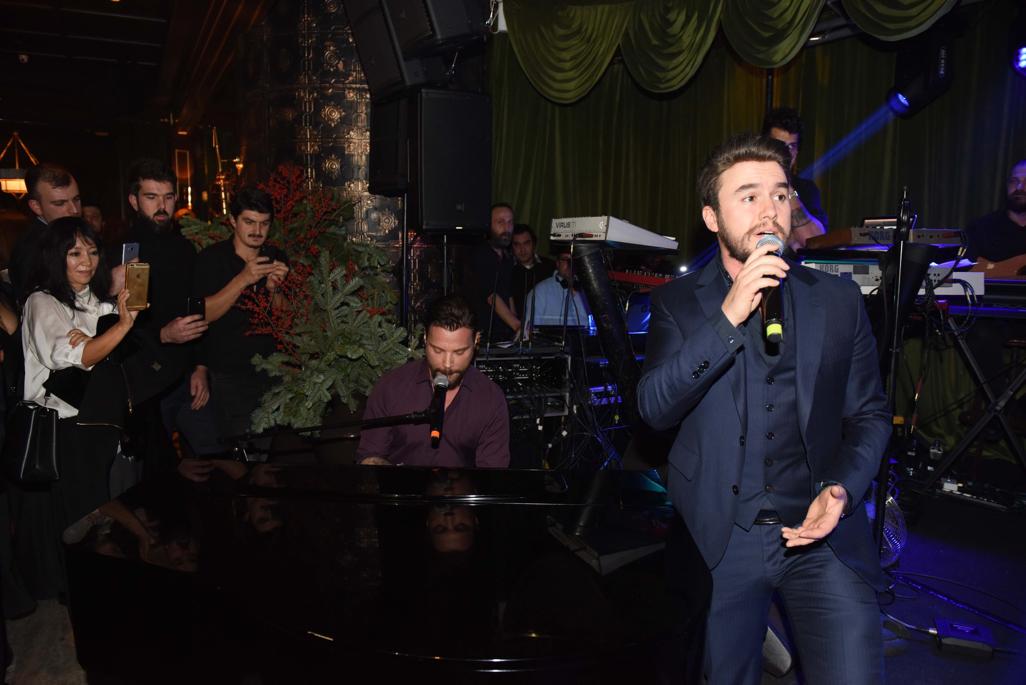 'Günaydın'ın partisine ünlüler akın etti! 