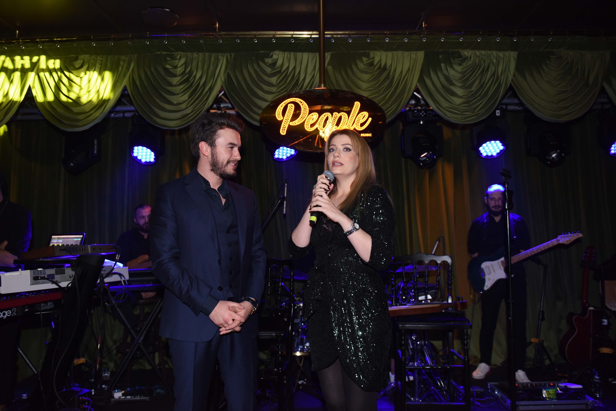 'Günaydın'ın partisine ünlüler akın etti! 