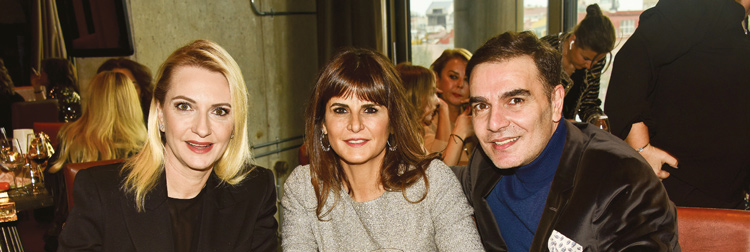 Yakın dostlarını ağırladı